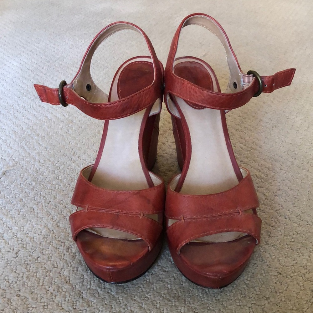 Frye wedges